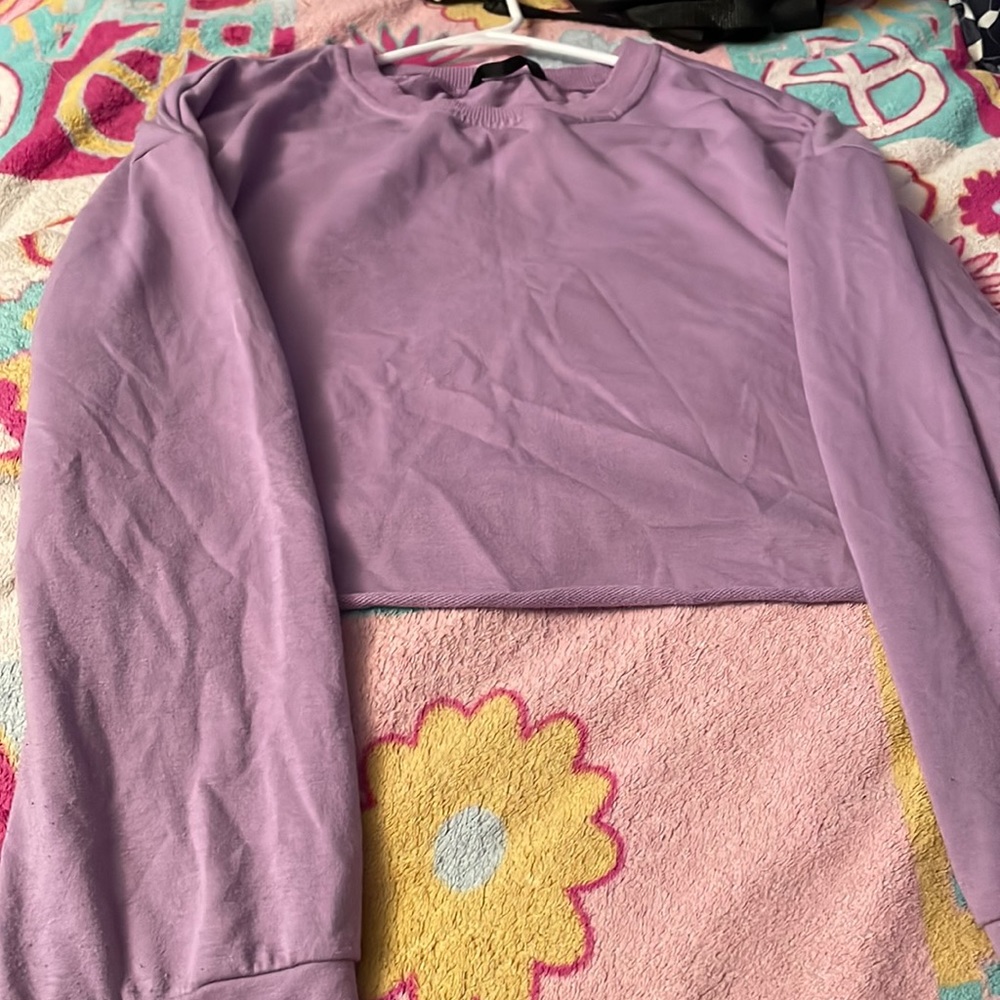 •purple cropped pullover•
